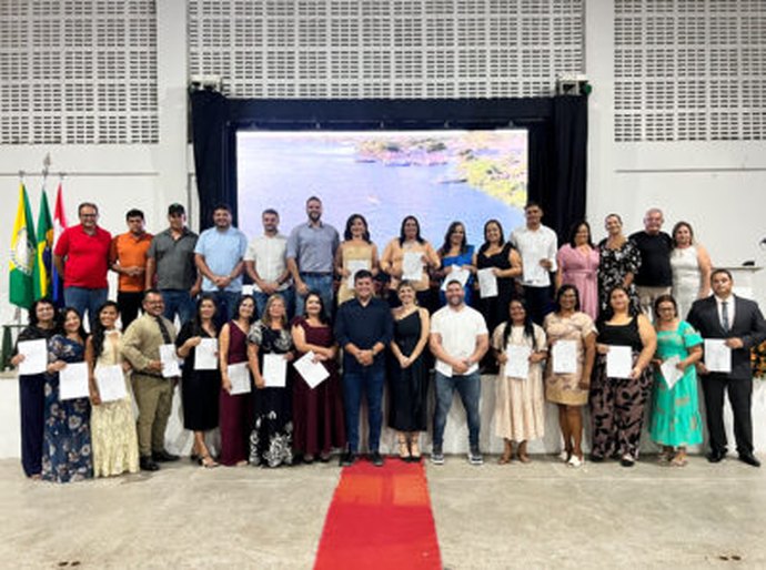 Posse dos novos diretores escolares é marcada por celebração e compromisso com o futuro da educação de Piaçabuçu