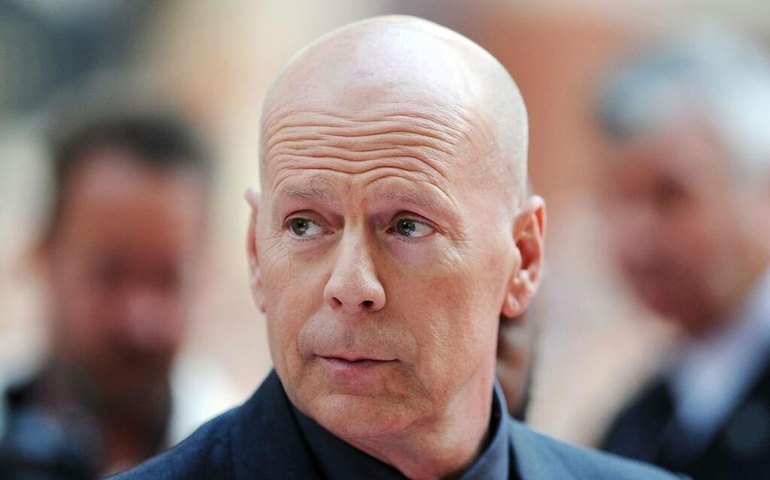 Afastado da carreira de ator, Bruce Willis faz rara aparição