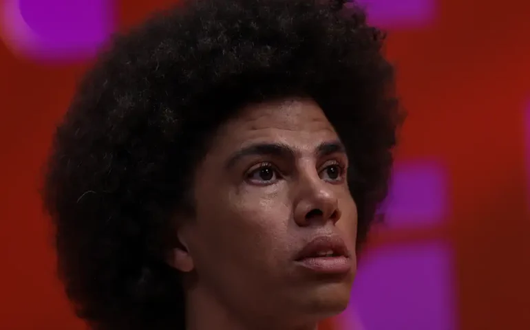 PT sai em defesa do deputado Renato Freitas após briga em rua de Curitiba, e direita pede cassação