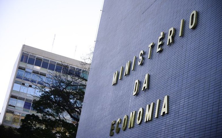 Governo publica regras para mercado de apostas esportivas com veto à participação de dirigentes e atletas