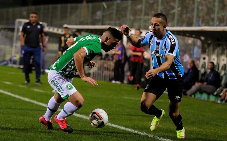 Grêmio empata com a Chapecoense e atinge a maior sequência invicta da Série B