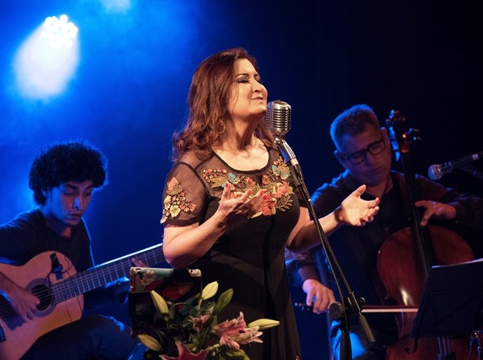 Wilma Araújo abre show de Toquinho e João Bosco no Teatro Gustavo Leite