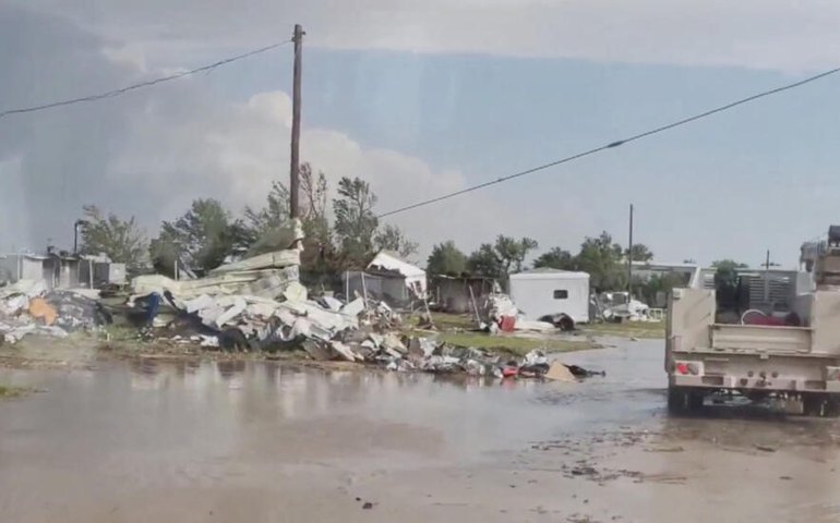 Tempestade extrema deixa quatro mortos em Houston, nos Estados Unidos; vídeos
