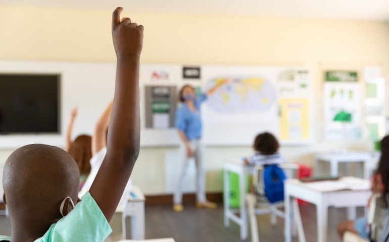 CNE traz orientações sobre retorno às aulas presenciais