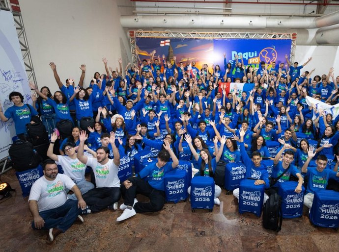 Governo de Alagoas realiza cerimônia de despedida dos 150 estudantes do programa Daqui pra o Mundo