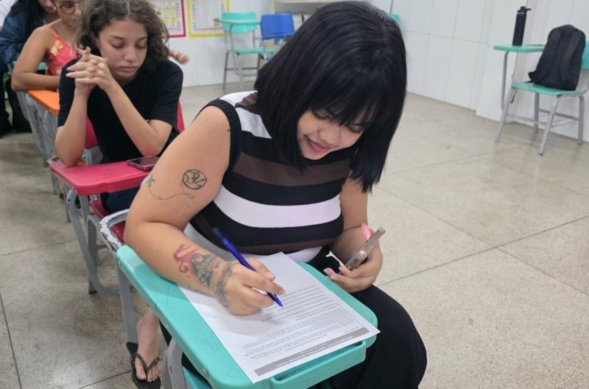 Curso gratuito de inglês da Prefeitura de Maceió transforma relação de aluna com o idioma