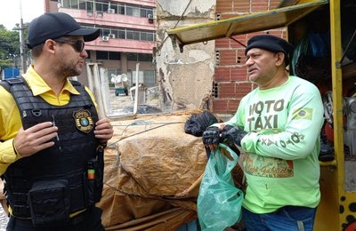 Equipes da SMTT realizam ações educativas com mototaxistas no fim de semana