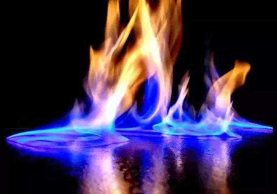 Homem que ateou fogo na esposa diante dos filhos é condenado a 26 anos e 8 meses.