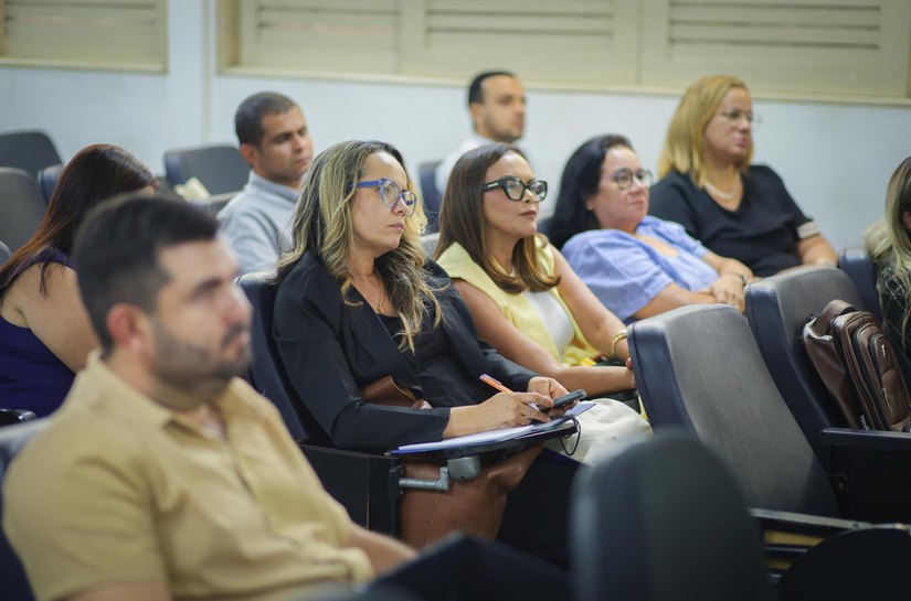 Seduc promove formação com novos gerentes especiais regionais