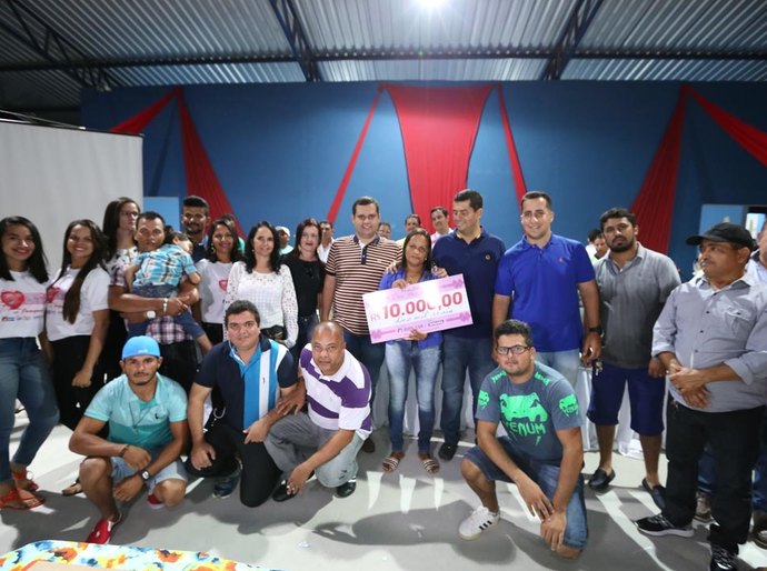 Junqueiro comemora o Dia das Mães com show, prêmios e muita emoção