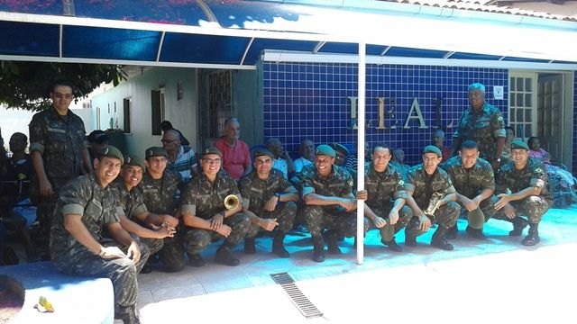 A Banda de Música do Exército se apresenta no Leal