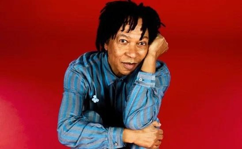 Djavan estreia nova turnê mundial com ações de solidariedade em Maceió