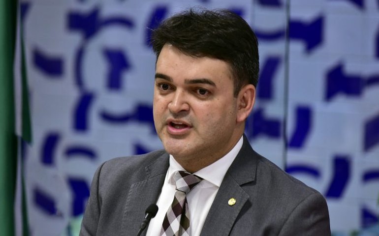 Grupo da minirreforma eleitoral sugere medidas como combate a 'candidatas laranja' e novo limite para gastos dos candidatos