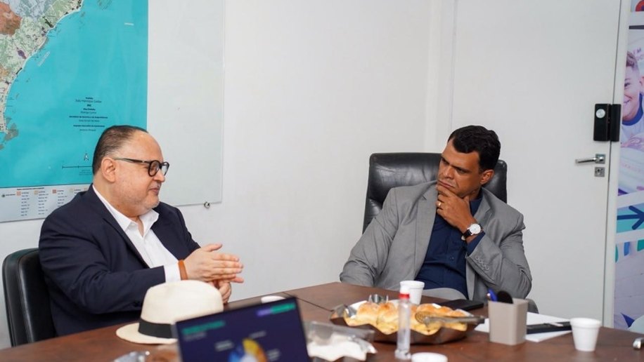 Semed Maceió dialoga com diretor da FGV sobre fortalecimento da rede municipal
