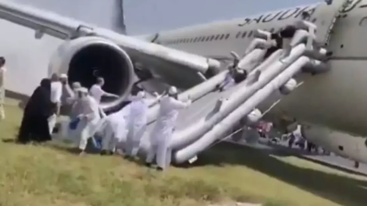 Avião da Saudi Airlines pega fogo ao pousar com 297 pessoas a bordo