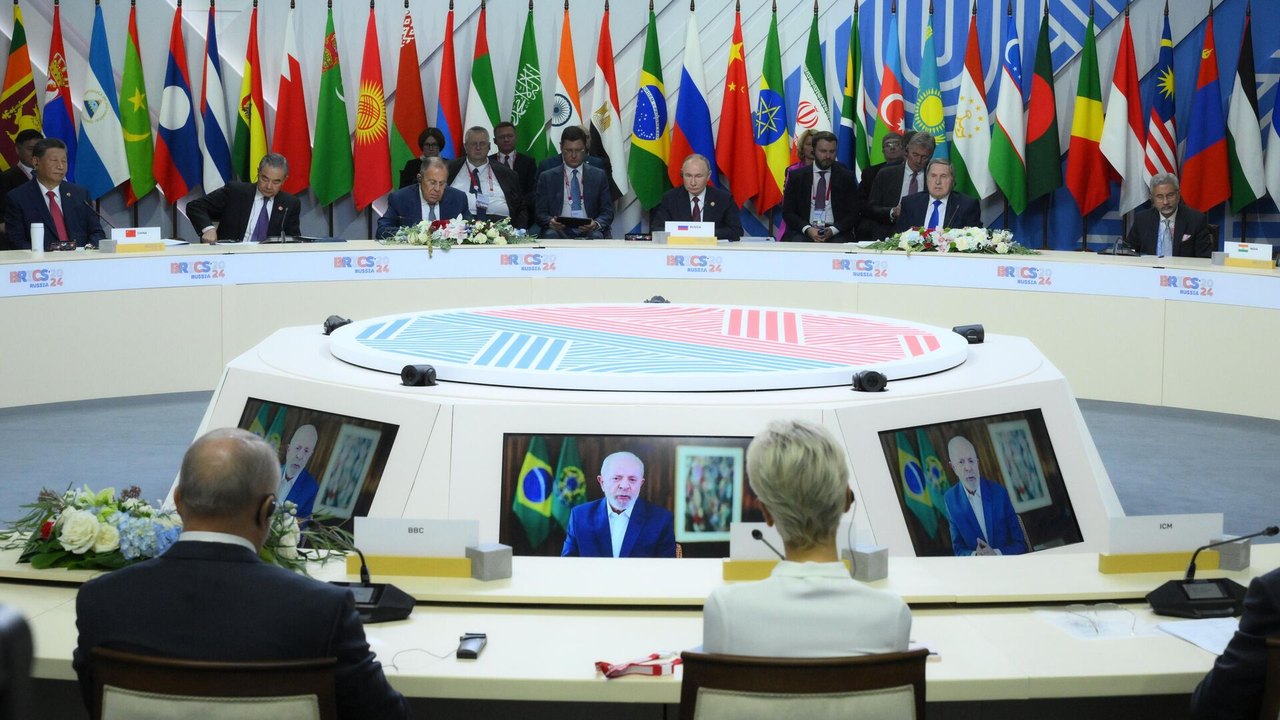 Brasil divulga prioridades do BRICS para 2025; desdolarização segue na pauta pese ameaças dos EUA