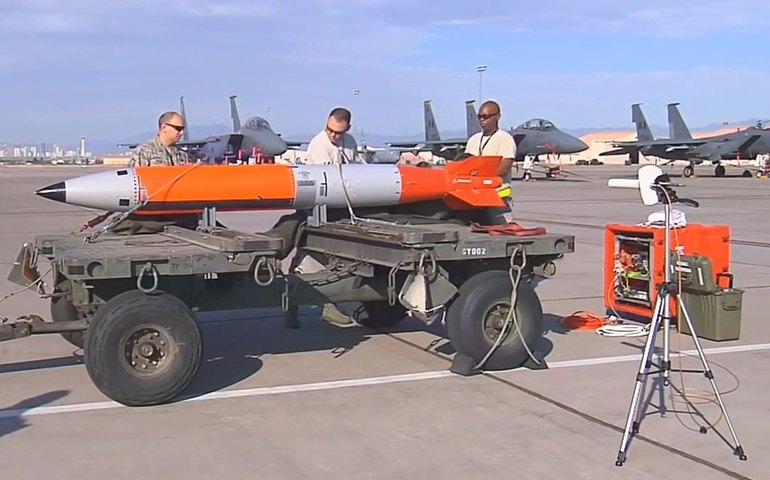 Eco da Guerra Fria: EUA levam de volta armas nucleares a ilhas britânicas, diz jornal