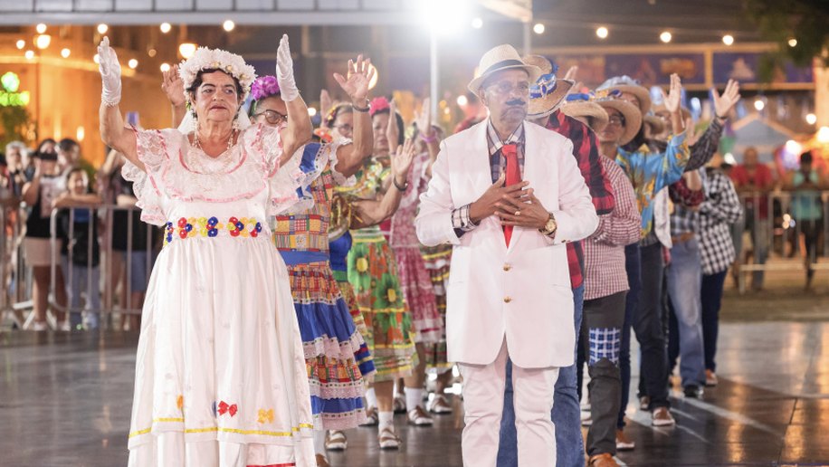 Junina formada por pessoas idosas emociona e inspira no Festival Municipal de Quadrilhas