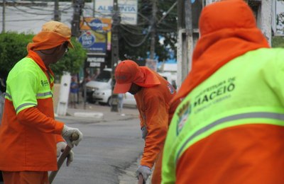 Santa Lúcia e João Sampaio recebem mutirão de limpeza 