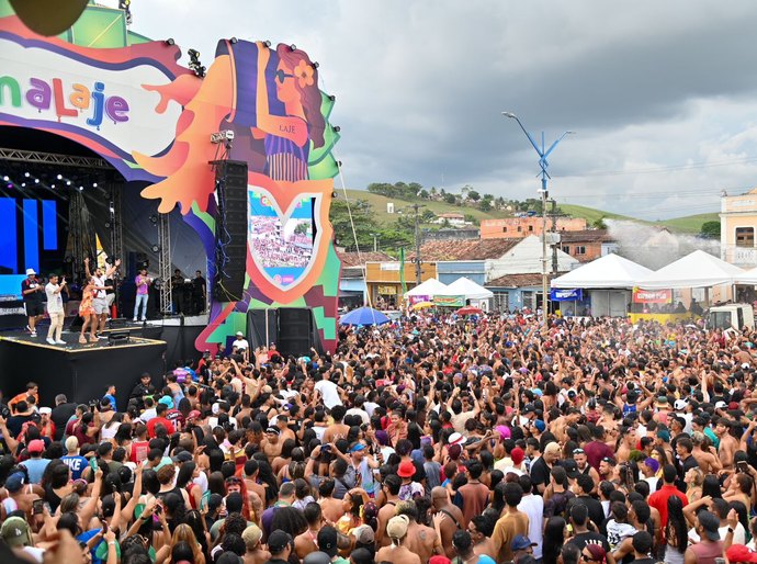 CarnaLaje encerra com grande mobilização política e consolida força do grupo liderado por Neno da Laje