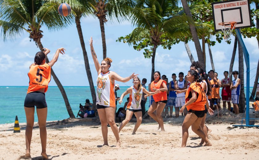 Torneio Maceió é Massa de Basquetebol de Areia é realizado na orla de Ponta Verde