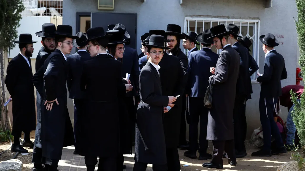 Convocação de homens ultraortodoxos começará domingo em Israel, mas jovens são instruídos a não responder
