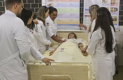 Equipamentos doados pelo Project Hope incrementam curso de Enfermagem