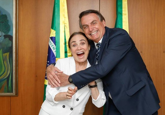 Regina Duarte vai se reunir nesta sexta com Bolsonaro
