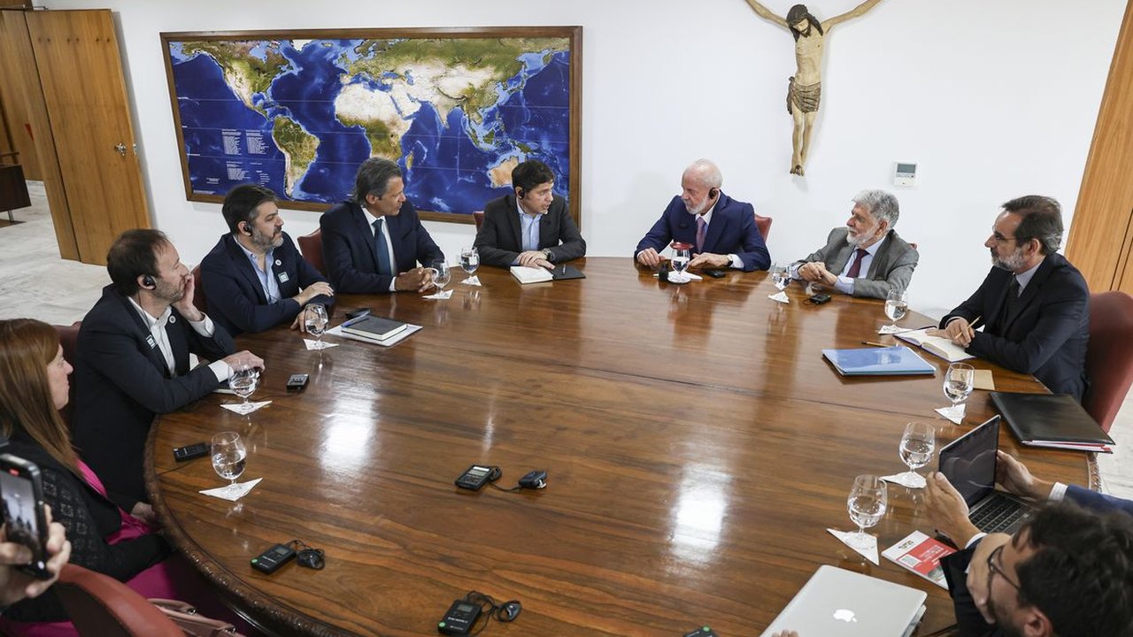 Lula e governador da província da Argentina conversam sobre cooperação