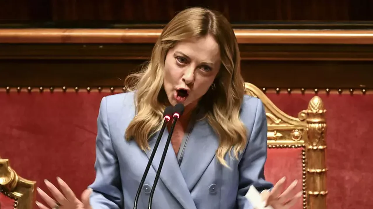Governo Meloni sofre derrota no Parlamento, e oposição pede eleições