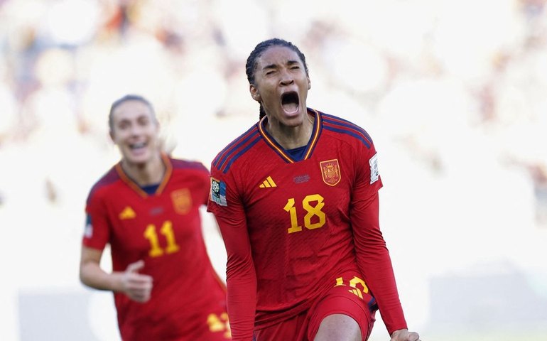 Resumo da Copa: Espanha faz na prorrogação e bate Holanda; Japão perde pênalti e Suécia avança