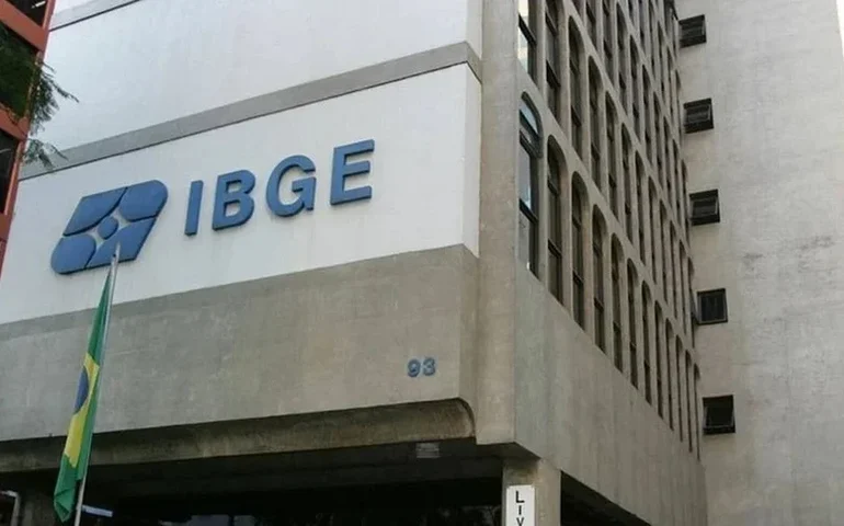 Setor de serviços alcança novo patamar recorde em julho de 2025, aponta IBGE