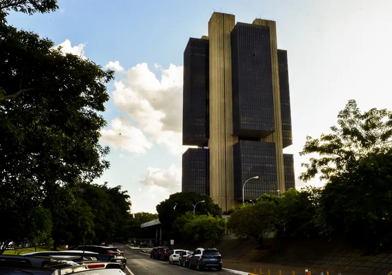 Mercado eleva previsão do PIB para 3,39% em 2024, diz Banco Central