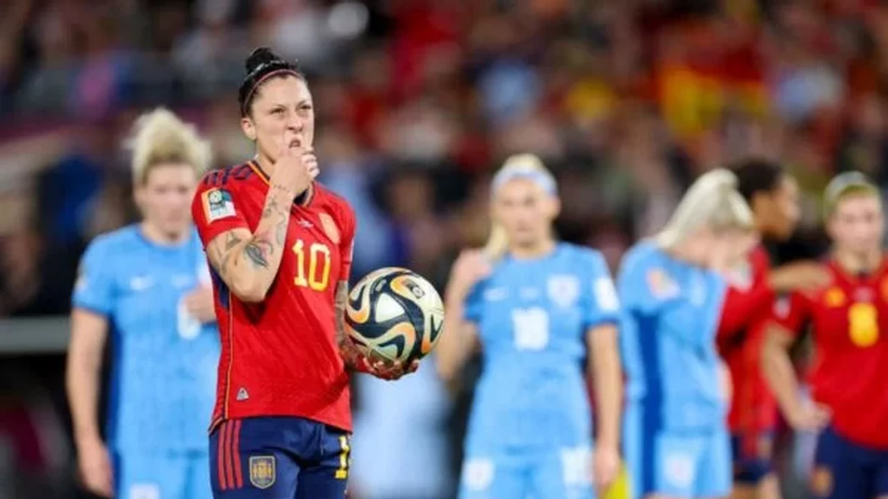 Justiça espanhola decide julgar Rubiales por beijo não consentido em jogadora da seleção