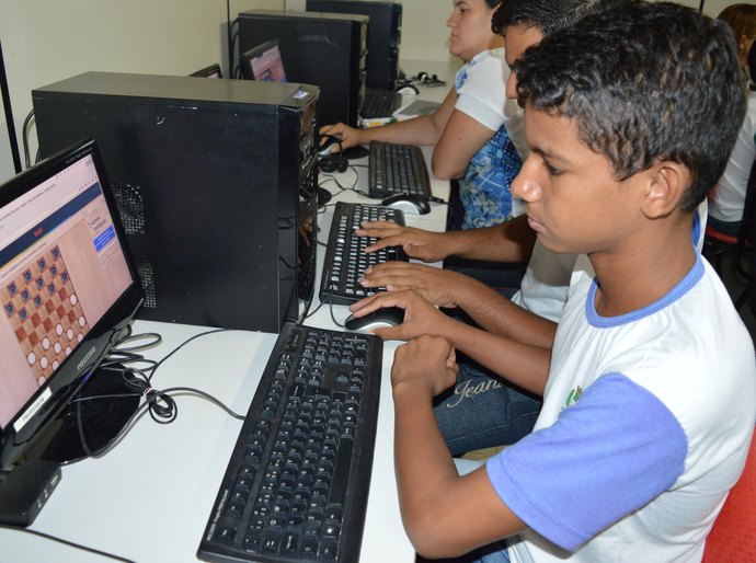 Alunos da rede pública de Maceió participam de olimpíada de matemática
