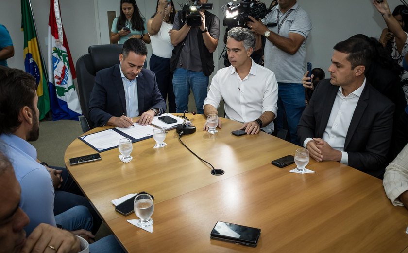 Paulo Dantas sanciona lei que institui política Corações da Paz em Alagoas