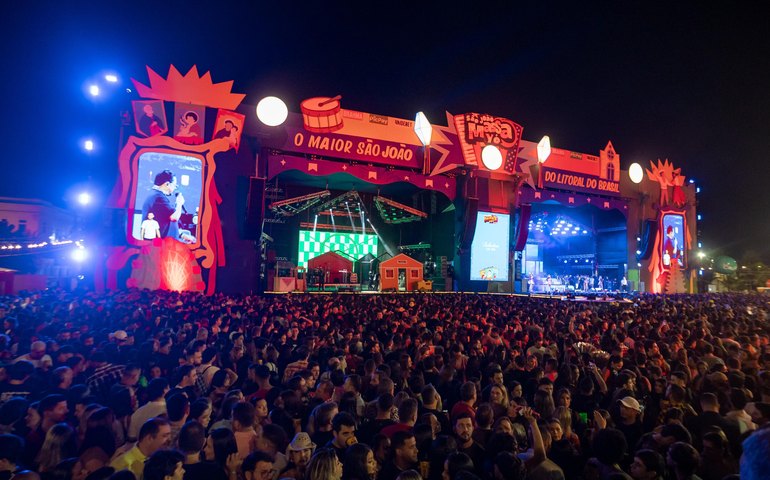 Léo Santana e Calcinha Preta agitam São João Massayó nesta quinta (26)