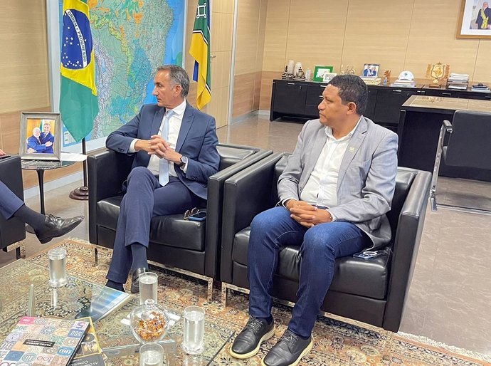 Ministro Waldez recebe governador Paulo Dantas e prefeito Júlio Cezar em Brasília