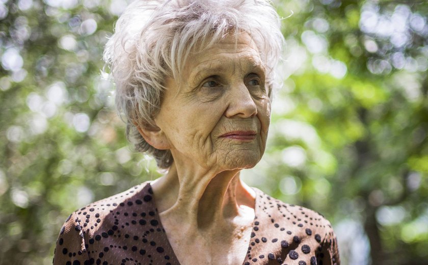 Ganhadora do Nobel de 2013, escritora morre aos 92 anos