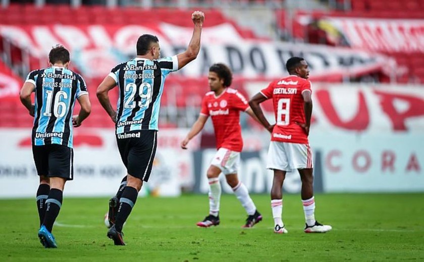 Em busca do tetra, Grêmio vence o Inter de virada e leva vantagem para a Arena