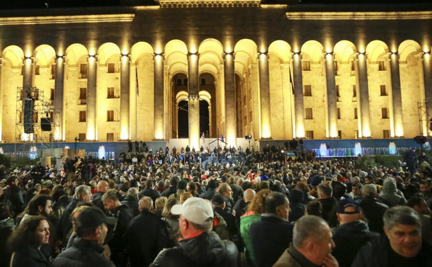 Milhares de pessoas protestam na Geórgia contra possível fraude no resultado das eleições