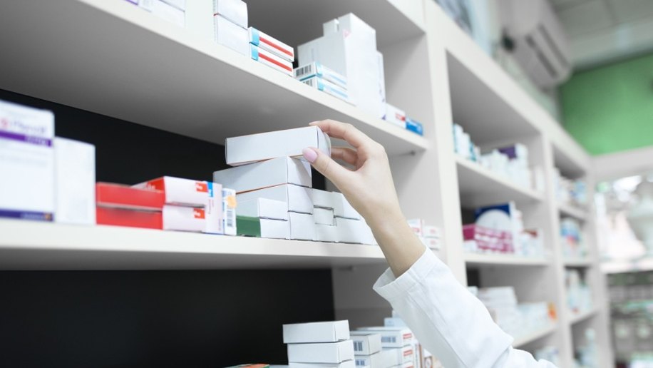 Prefeitura mantém abastecimento de medicamentos acima de 95% desde 2023