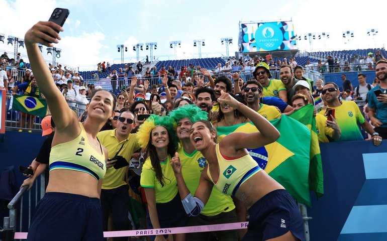 Ana Patrícia e Duda avançam para a semifinal no vôlei de praia