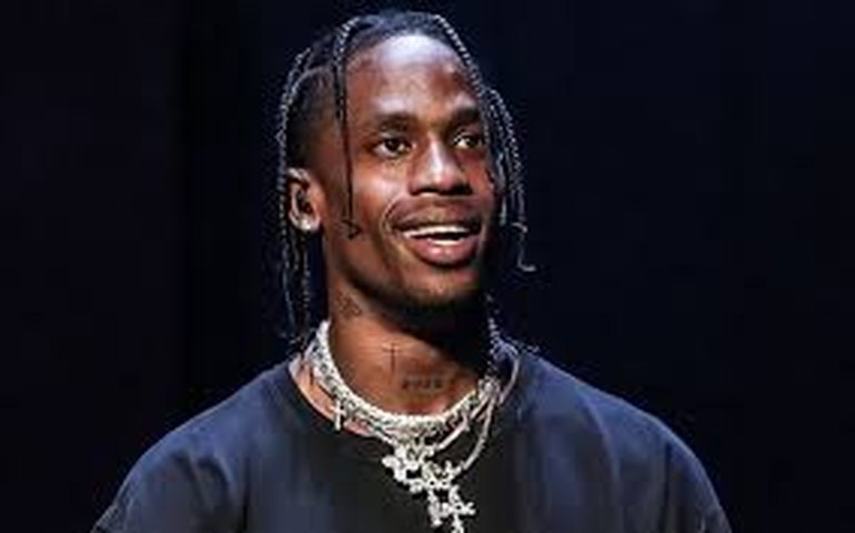 Travis Scott é acusado de estrelismo no backstage do The Town: 'Até o filho de Luciano Huck'