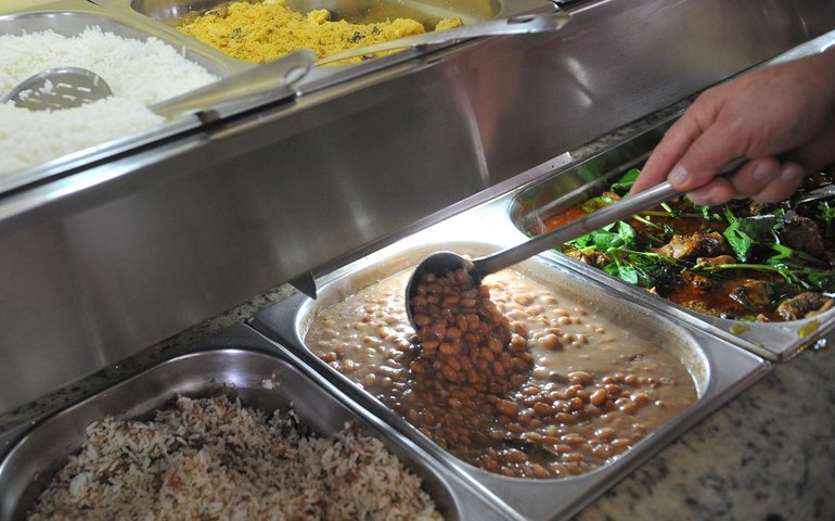 Maioria dos trabalhadores leva marmita para o trabalho, diz estudo