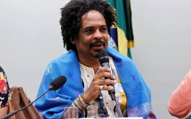 Ministério da Saúde afasta diretor responsável por apresentação com 'batcu'