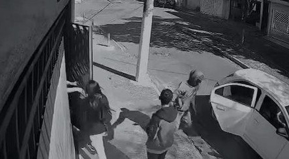 mulher-assaltada-fica-carteira-criminoso-26072023164908264
