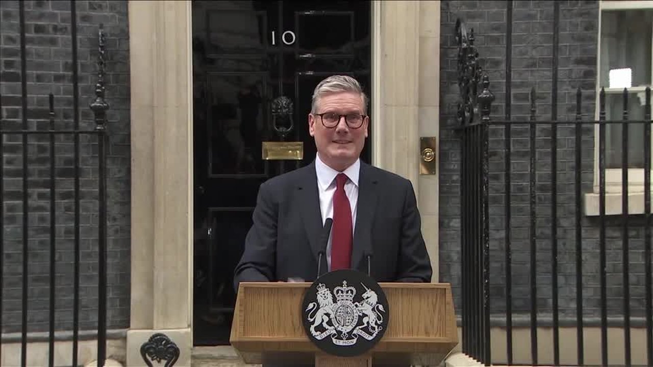 'A mudança começa agora', diz Keir Starmer em primeiro discurso como novo premiê britânico