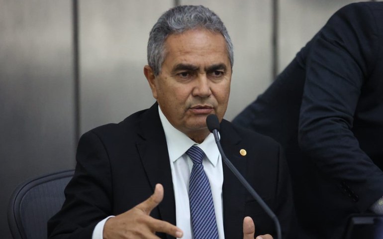 Francisco Tenório lamenta acidente com morte e feridos na AL-424 entre Cajueiro e Viçosa