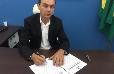Prefeitura de Anadia libera pagamento de 1/3 de férias dos servidores